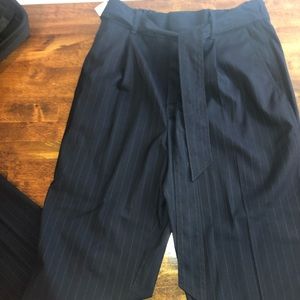 BNWT Gap Women’s Workpants with pockets Size 2